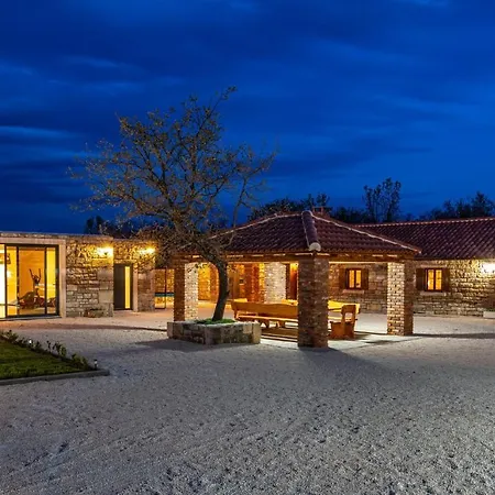 Poolincluded Villa Escape Vikendica Perusic Benkovacki