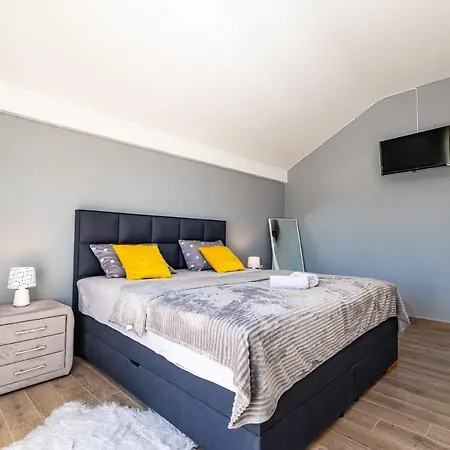 Poolincluded Villa Escape