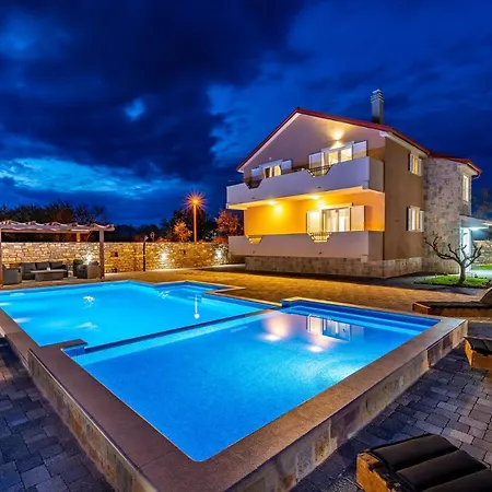 Poolincluded Villa Escape *