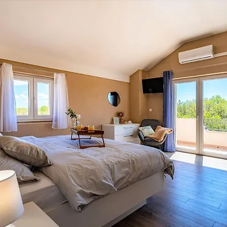Semesterbostad Poolincluded Villa Escape Perusic Benkovacki