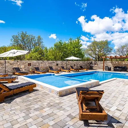 Tatil Evi Poolincluded Villa Escape *