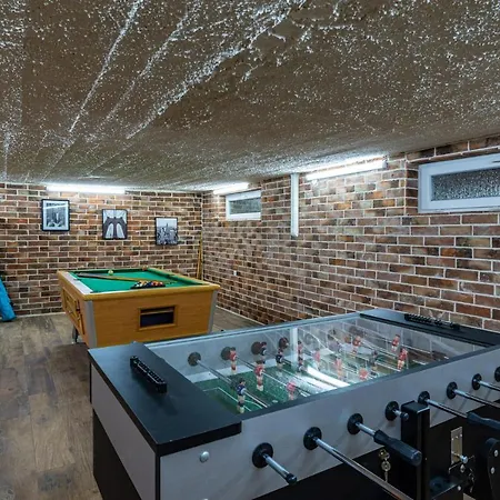 Poolincluded Villa Escape