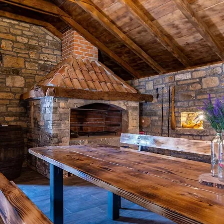 Tatil Evi Poolincluded Villa Escape Perusic Benkovacki