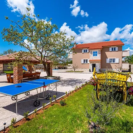Tatil Evi Poolincluded Villa Escape *
