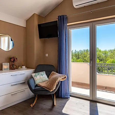 Poolincluded Villa Escape